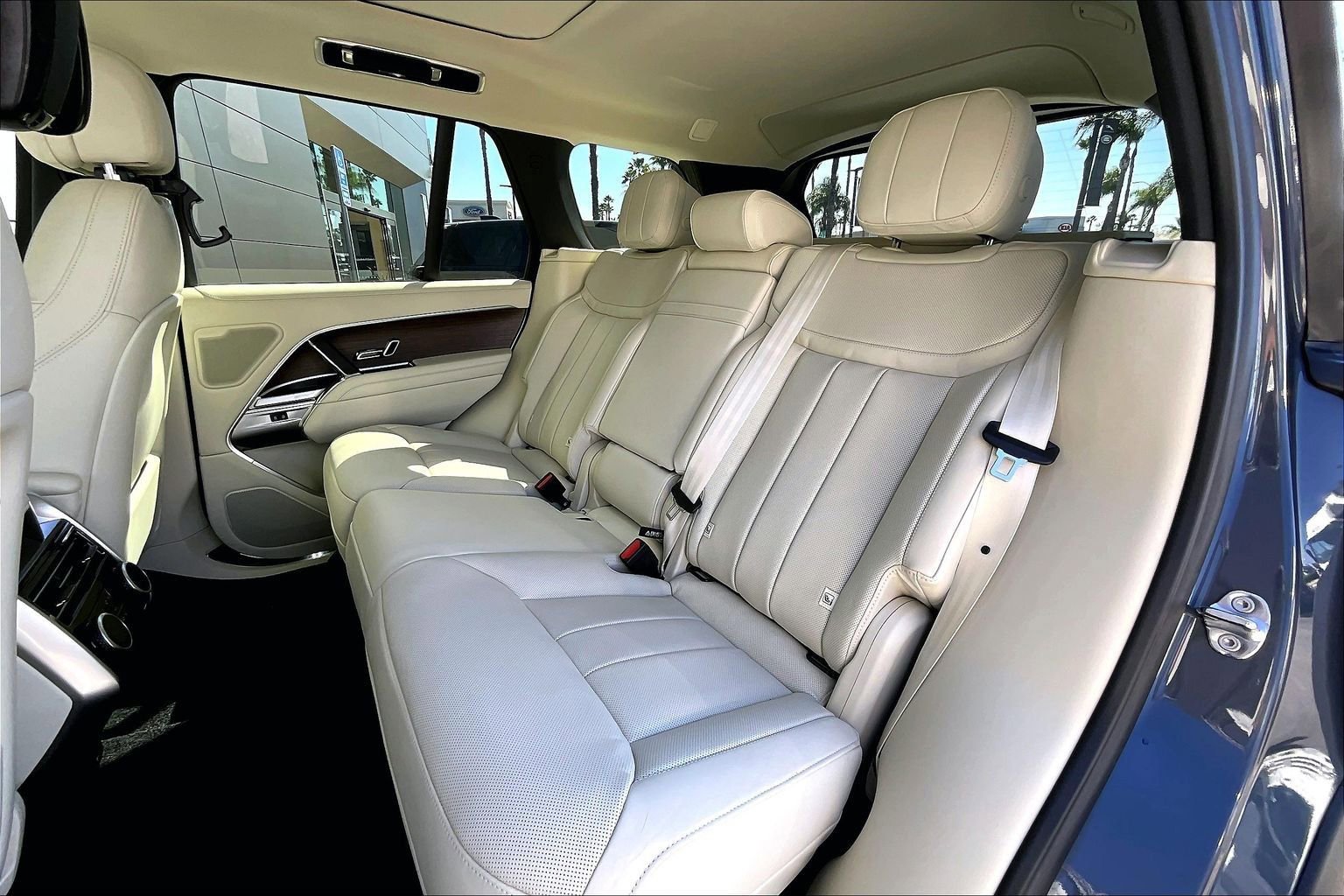 New 2026 Land Rover Range Rover SE image 10