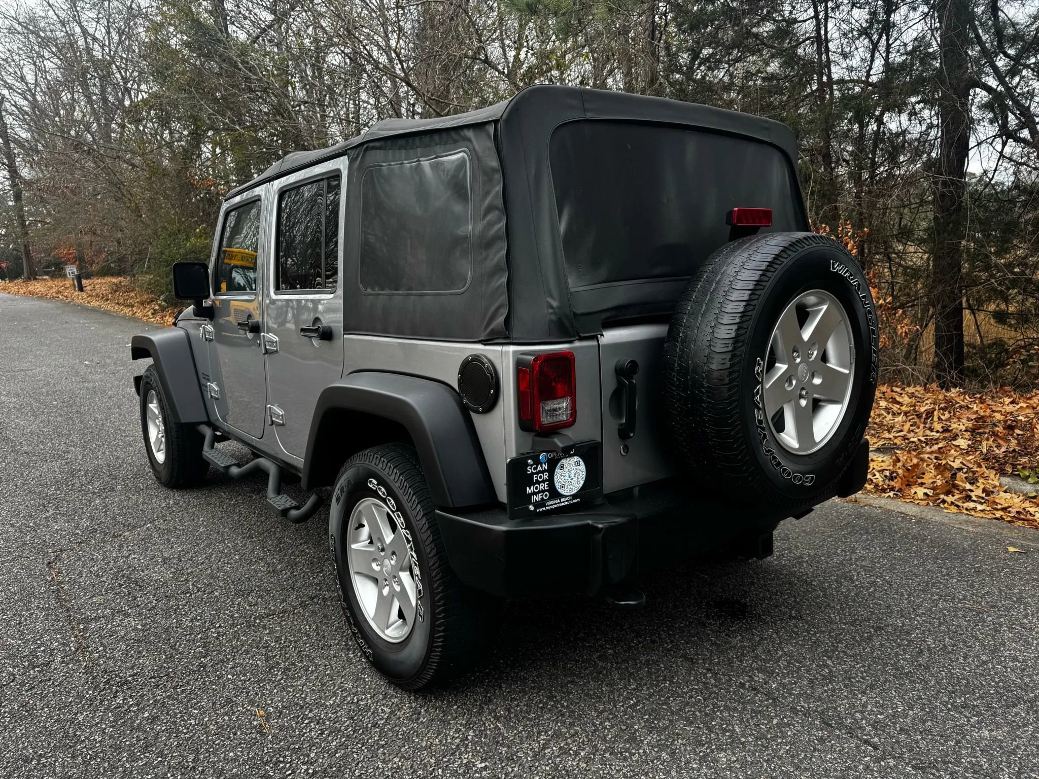 Used 2013 Jeep Wrangler Unlimited Sport image 8