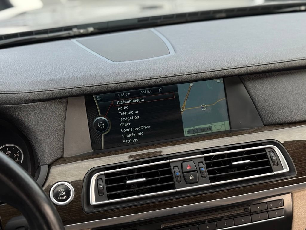 Used 2012 BMW 750i xDrive AWD/4WD image 22