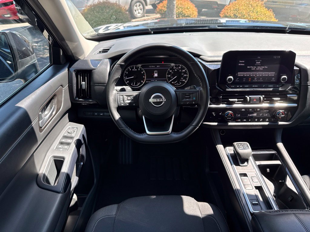 Certified 2025 Nissan Pathfinder SV FWD image 33