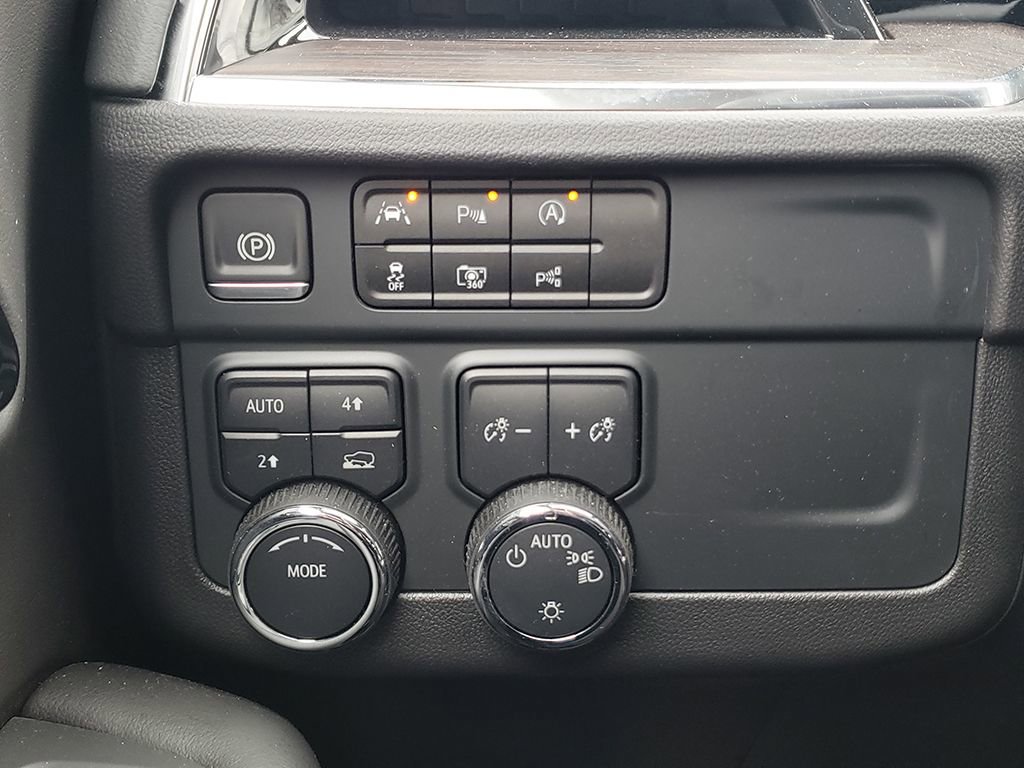 Used 2025 Chevrolet Tahoe LS image 22