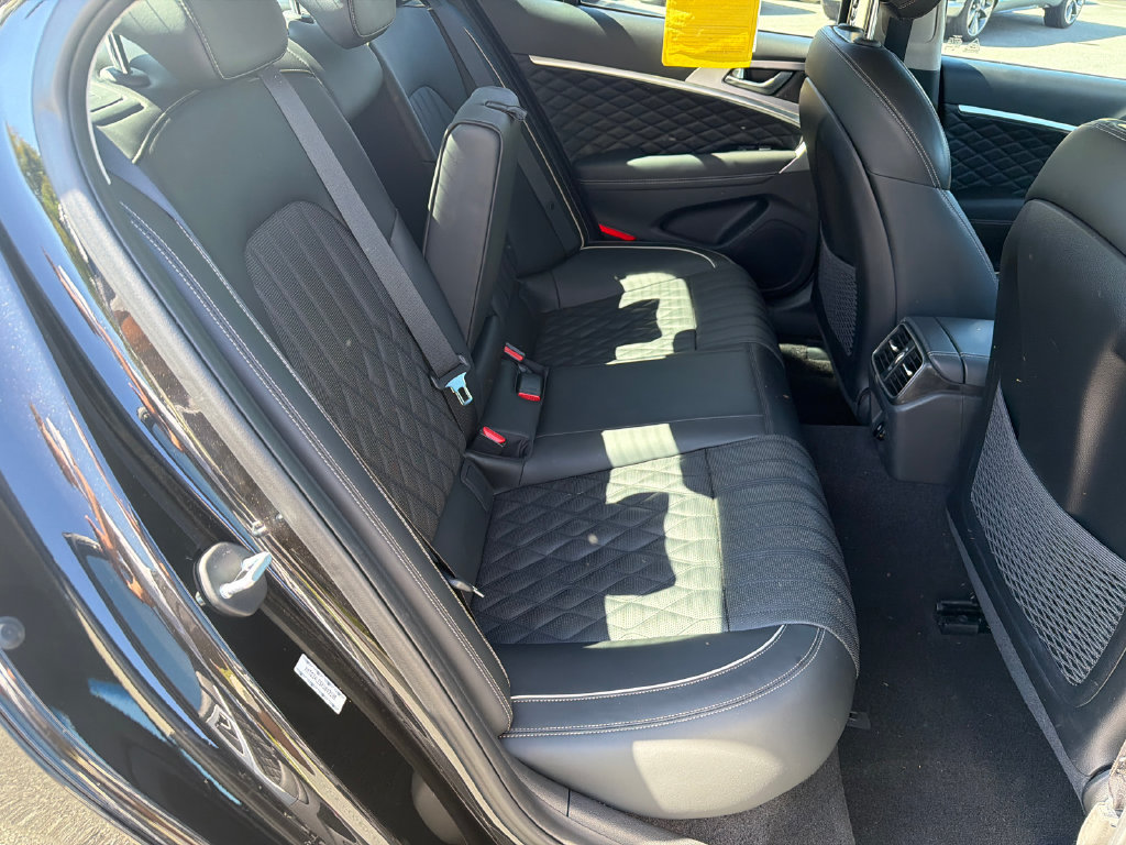 Used 2019 Genesis G70 3.3T Advanced w/ Prestige Package RWD image 17