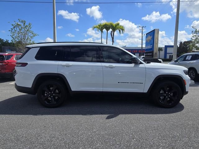 Used 2024 Jeep Grand Cherokee L Altitude AWD/4WD image 8