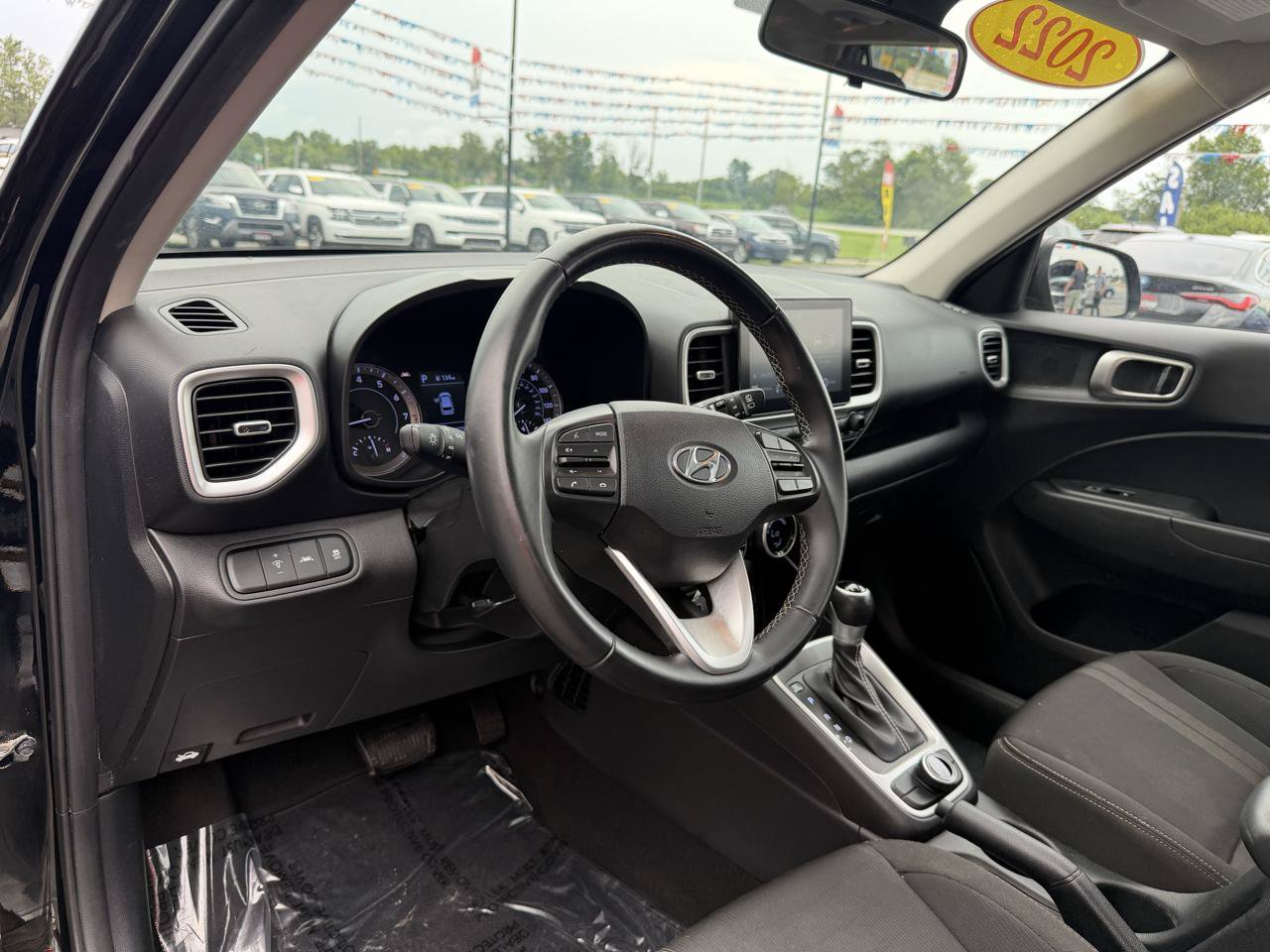 Used 2022 Hyundai Venue SEL w/ Cargo Package FWD image 13