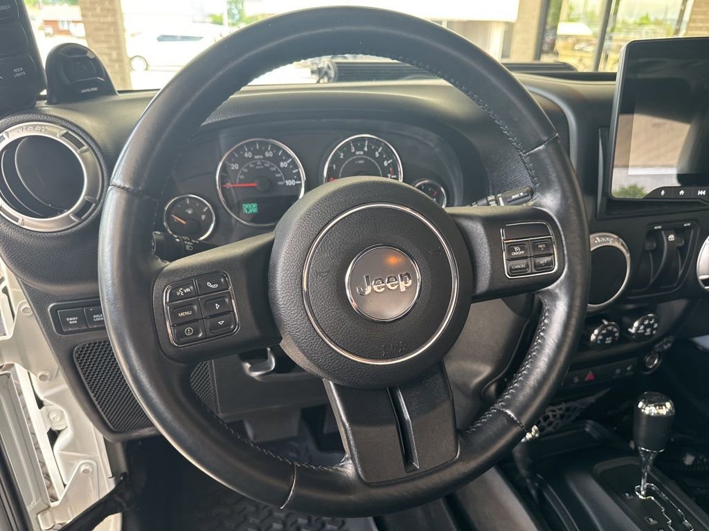 Used 2013 Jeep Wrangler Rubicon w/ Dual Top Group AWD/4WD image 10