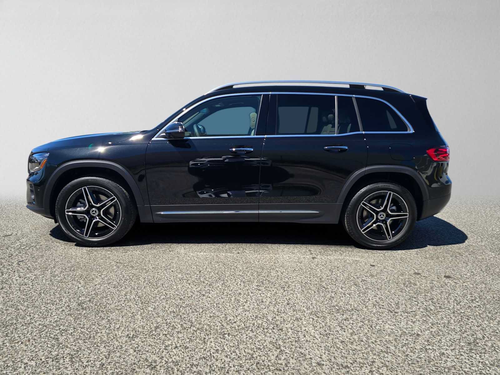 New 2026 Mercedes-Benz GLB 250 image 6