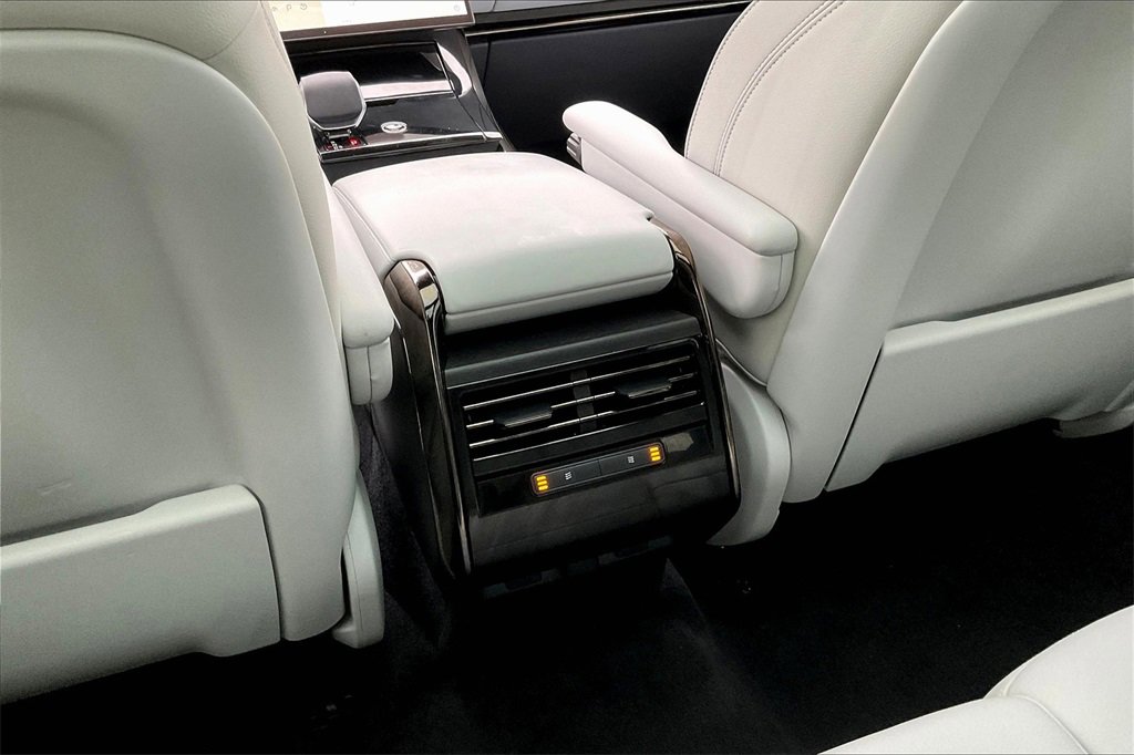 Used 2025 Land Rover Range Rover Sport image 10