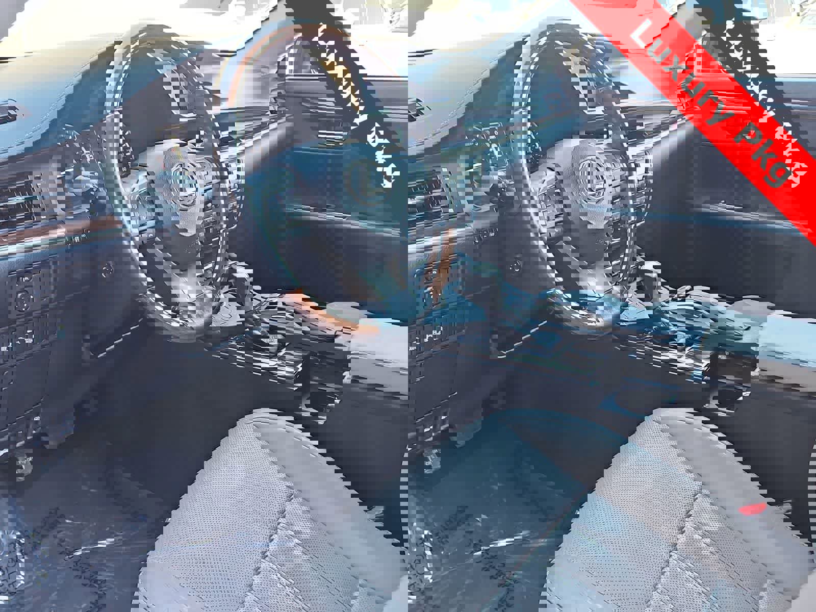 Used 2016 Lexus ES 350 w/ Luxury Package w/Wood Trim image 10