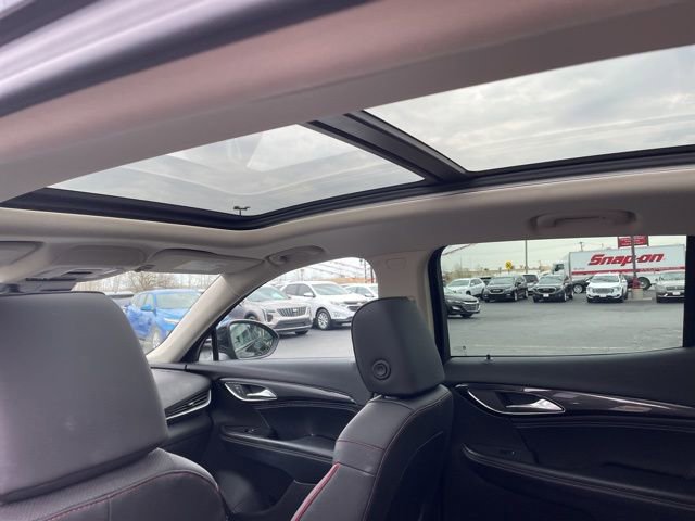 Used 2022 Buick Envision Essence w/ Technology Package I image 31