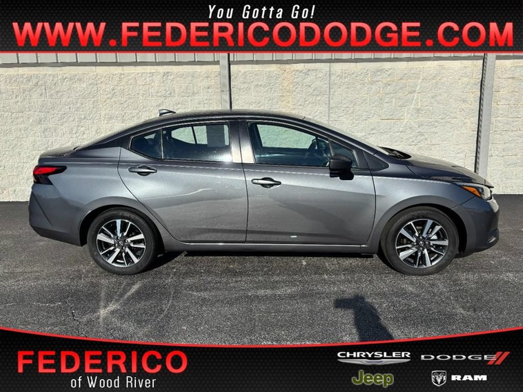 Used 2025 Nissan Versa SV FWD image 1