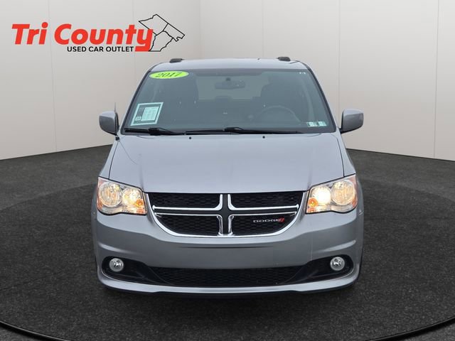 Used 2017 Dodge Grand Caravan SXT image 3
