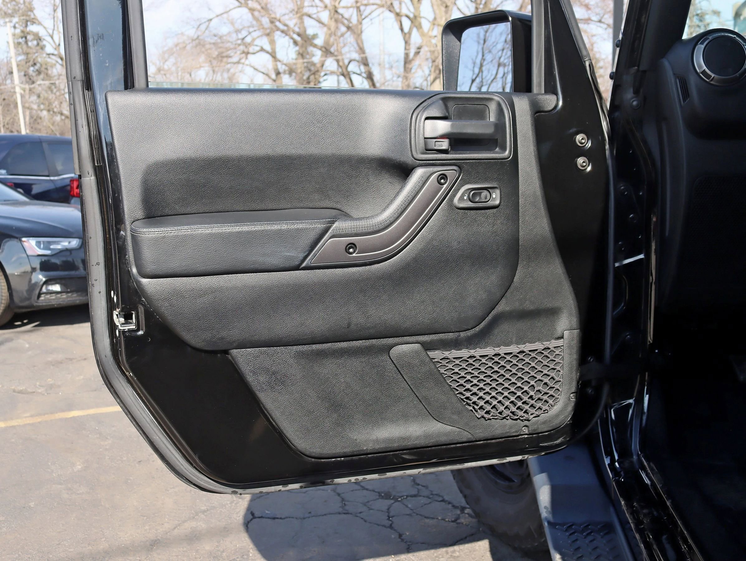 Used 2018 Jeep Wrangler Unlimited Sahara image 33