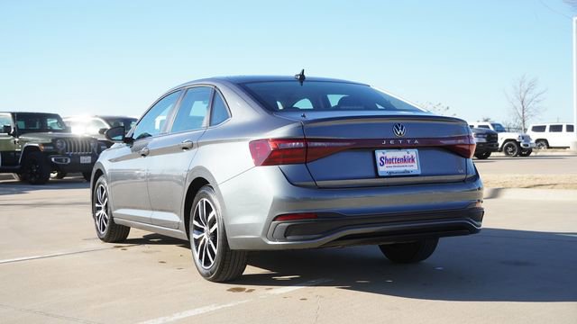 Used 2025 Volkswagen Jetta SE image 7