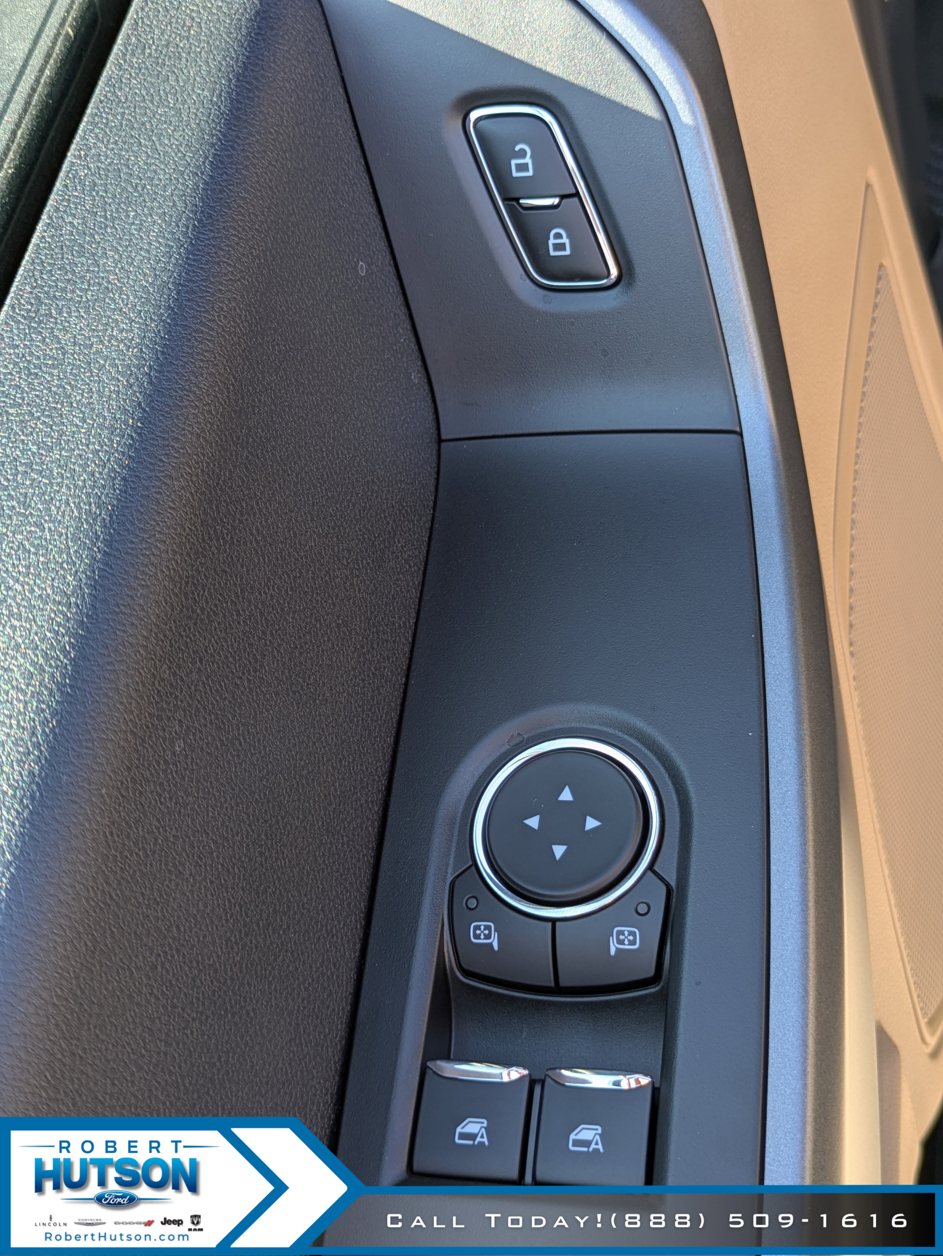 New 2025 Ford F350 XLT w/ FX4 Off-Road Package image 12