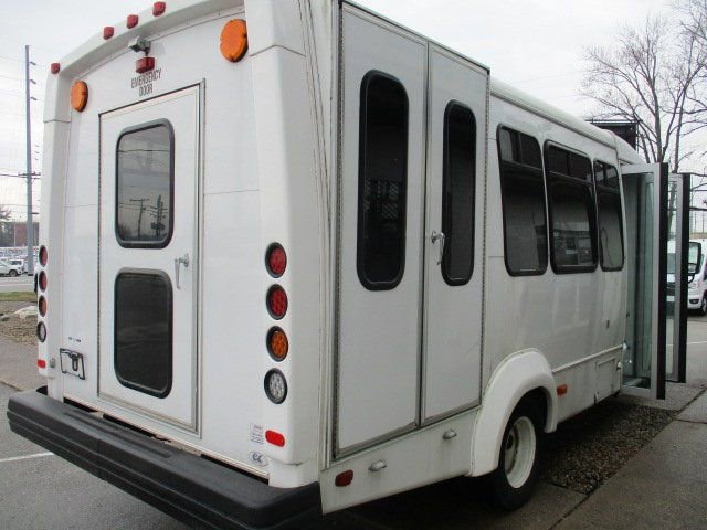 Used 2018 Ford E-450 and Econoline 450 Super Duty w/ Shuttle Bus Prep Package RWD image 6