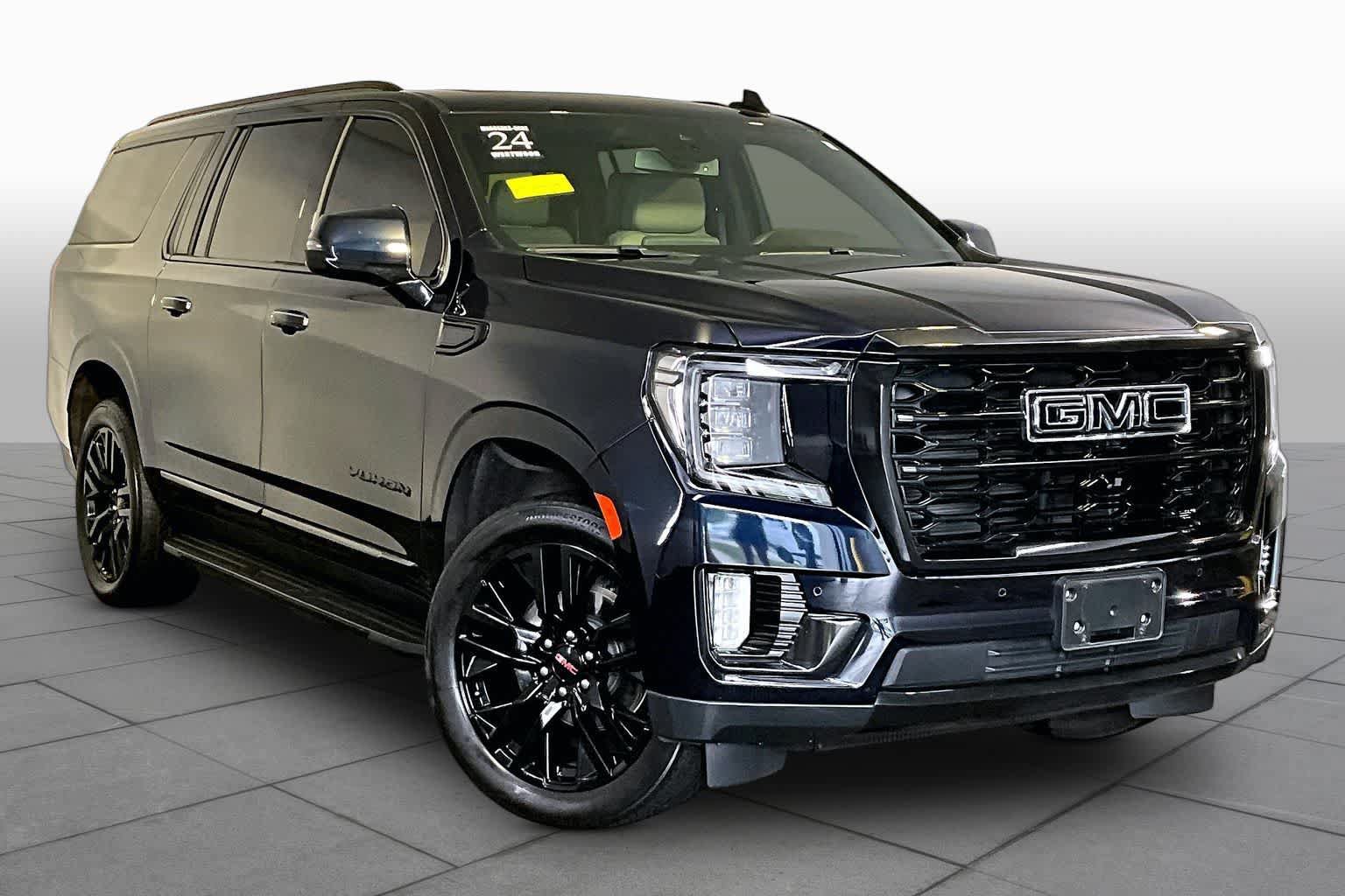 Used 2024 GMC Yukon XL SLT w/ SLT Premium Package AWD/4WD image 3