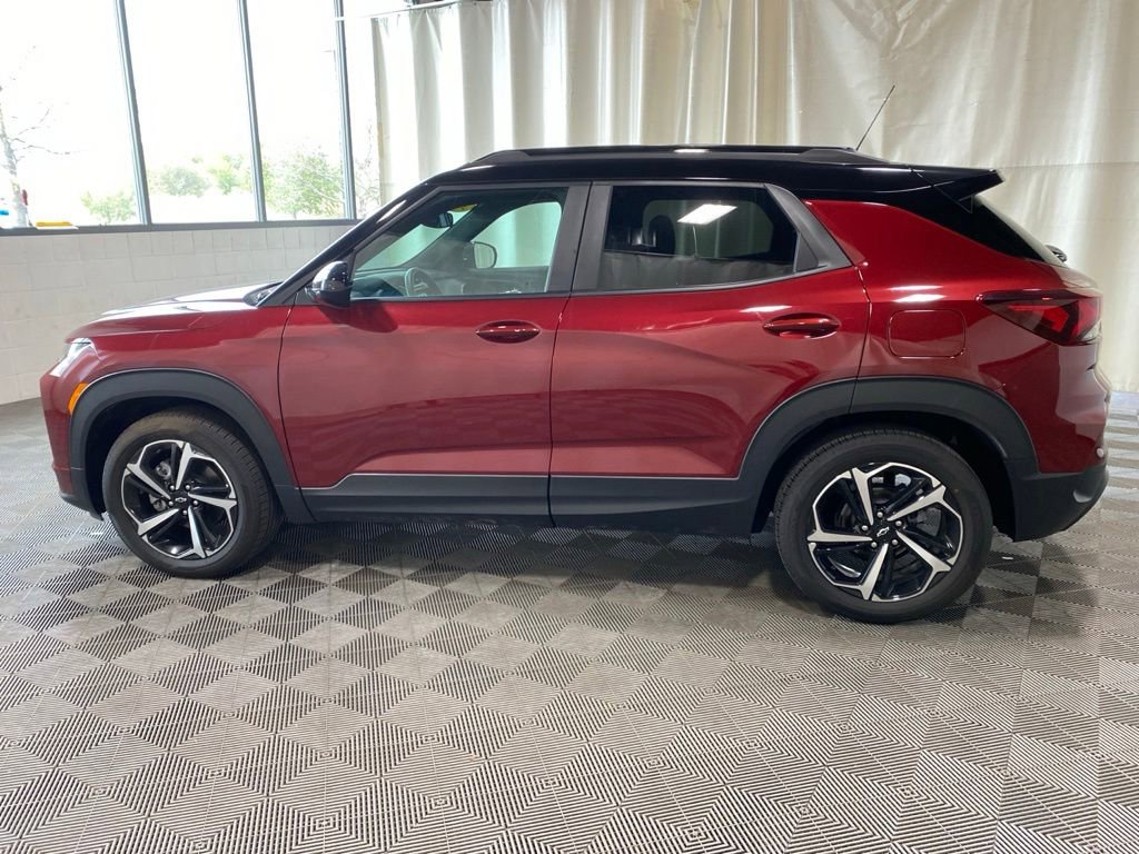 Used 2023 Chevrolet TrailBlazer RS w/ Sun and Liftgate Package FWD image 7