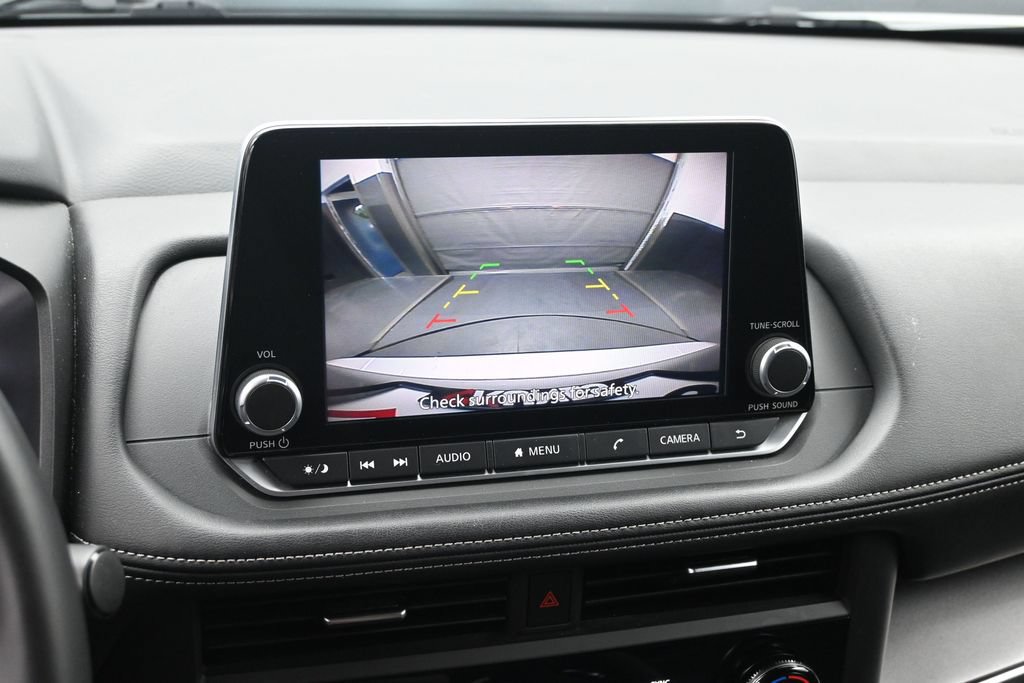 Used 2025 Nissan Rogue SV AWD/4WD image 16