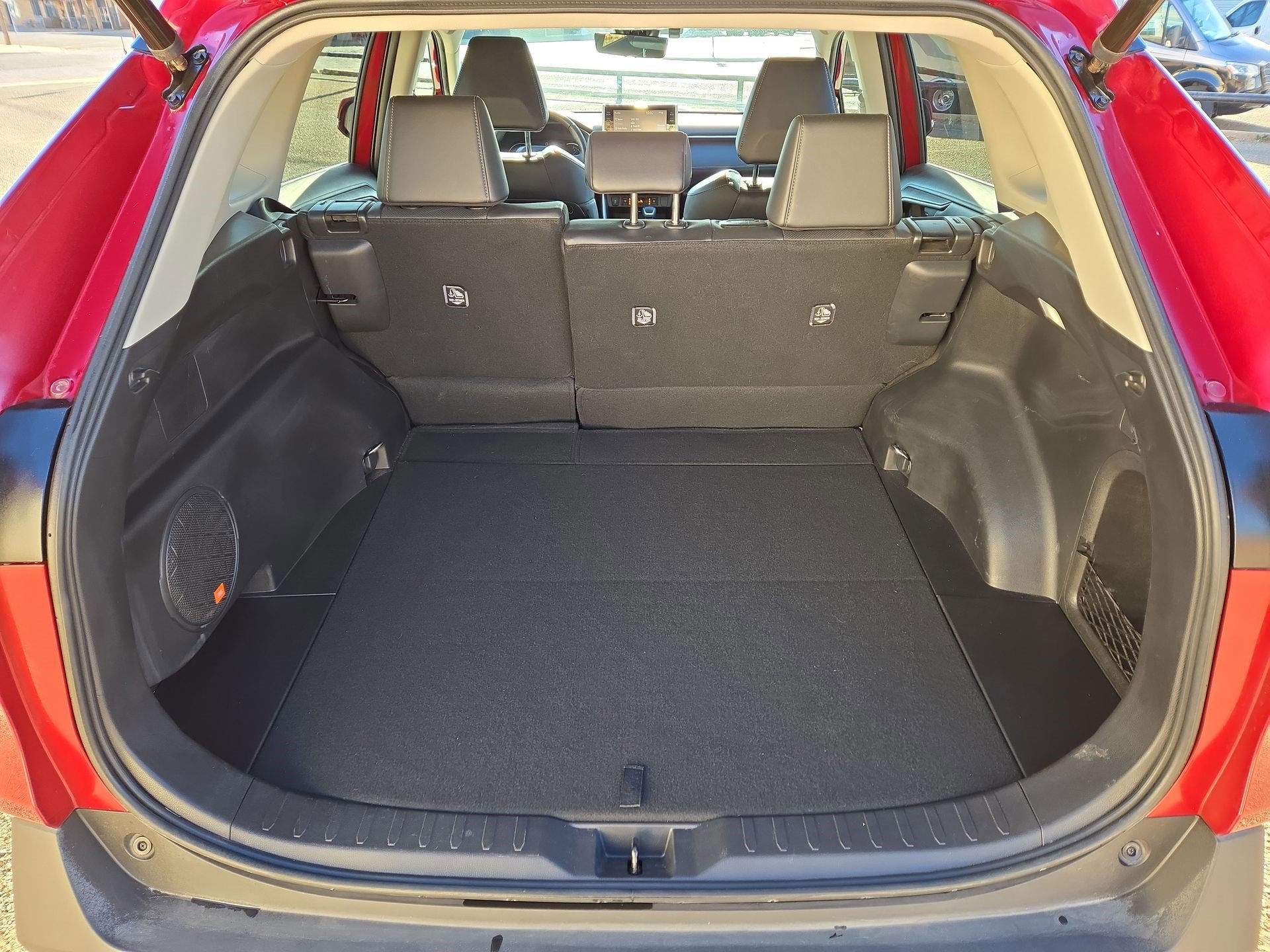 Used 2022 Toyota RAV4 Limited image 12