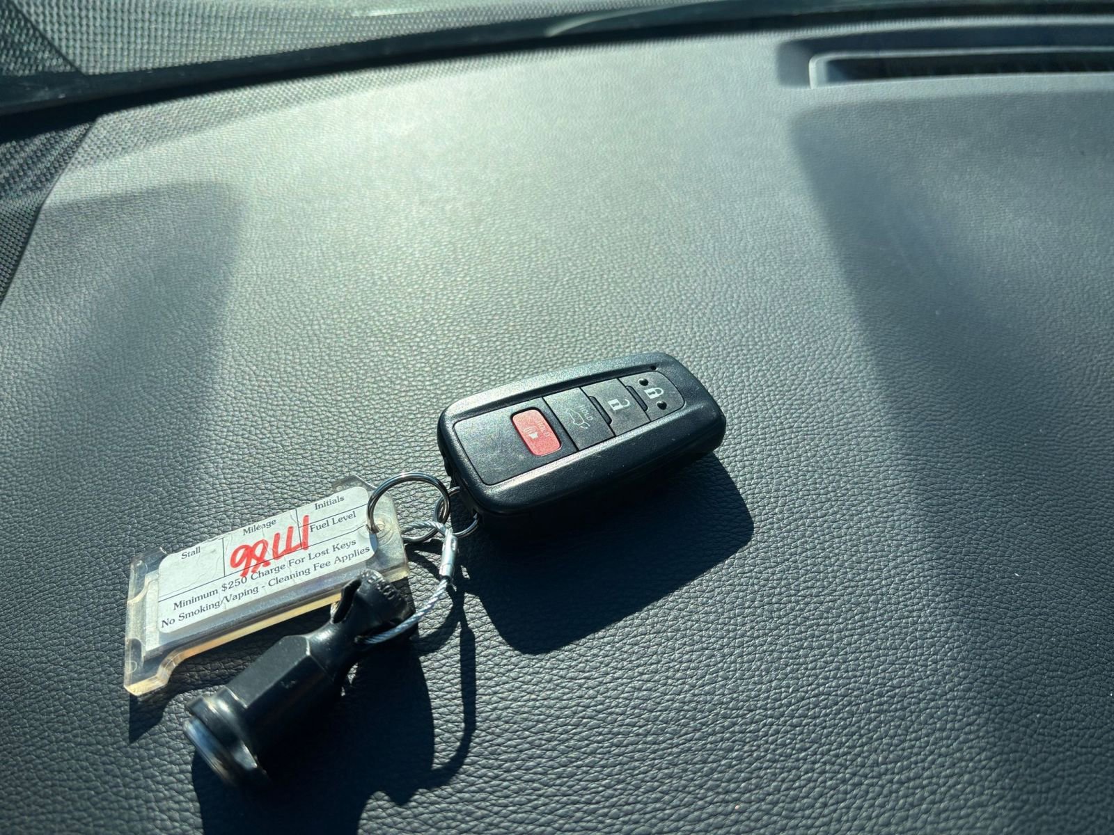 Used 2025 Toyota RAV4 XLE image 22