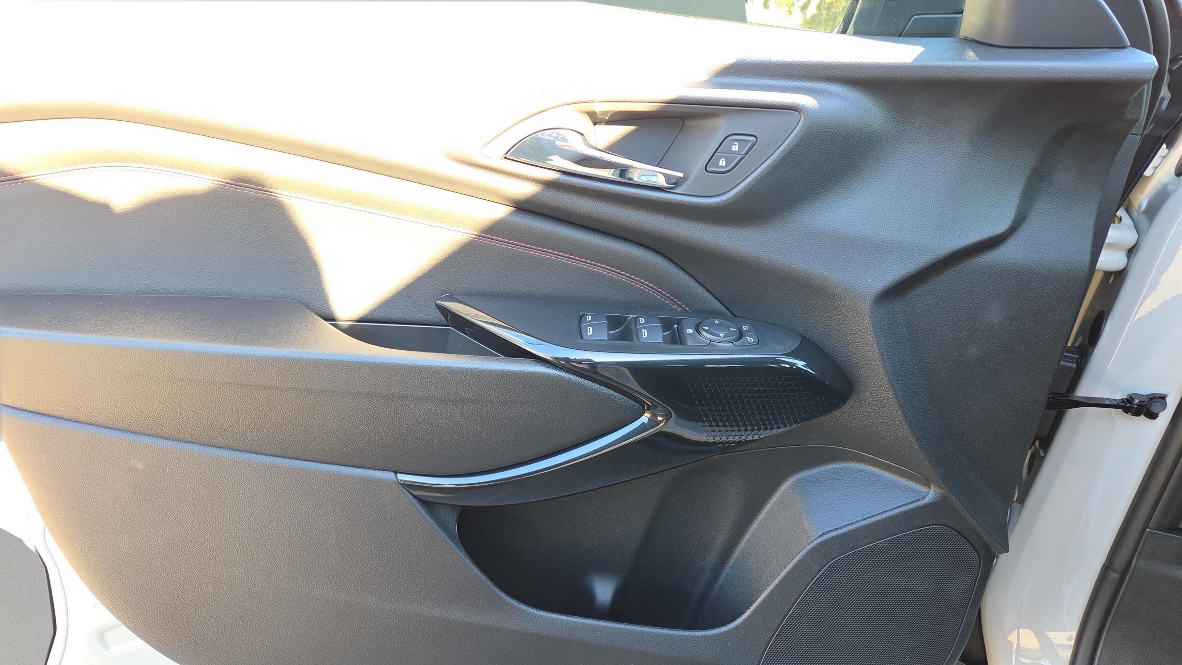 New 2026 Chevrolet Trax RS w/ Driver Confidence Package image 21