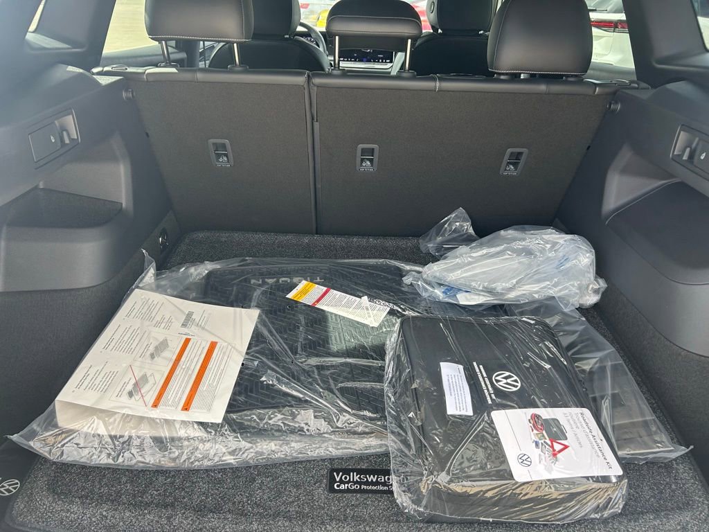 New 2026 Volkswagen Tiguan SE R-Line image 55