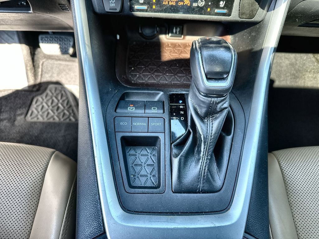 Used 2019 Toyota RAV4 Limited w/ Cold Weather Package image 16