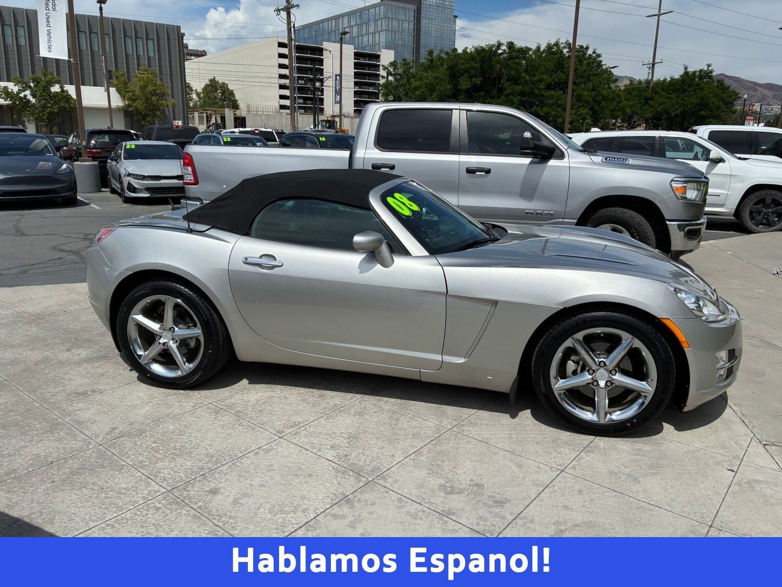 Used 2008 Saturn Sky w/ Premium Trim Package RWD image 2