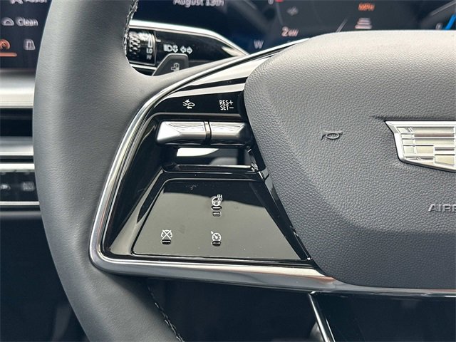 Used 2025 Cadillac Lyriq Luxury image 6