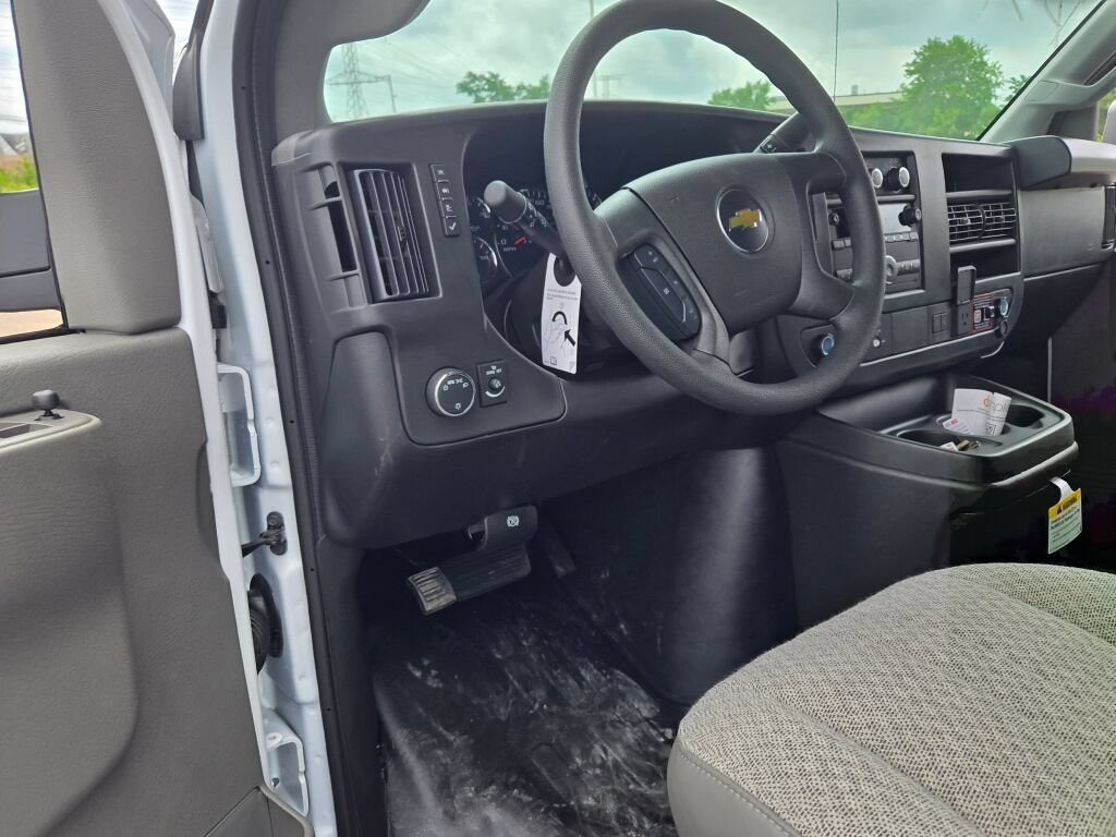 New 2026 Chevrolet Express 2500 Extended w/ Driver Convenience Package RWD image 17