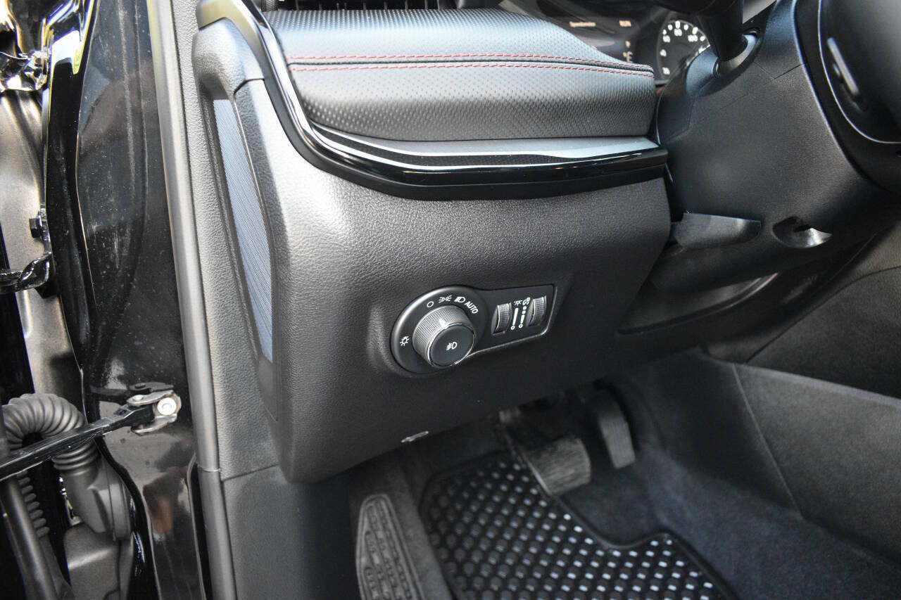 Used 2025 Jeep Compass Trailhawk w/ Sun & Sound Group AWD/4WD image 19