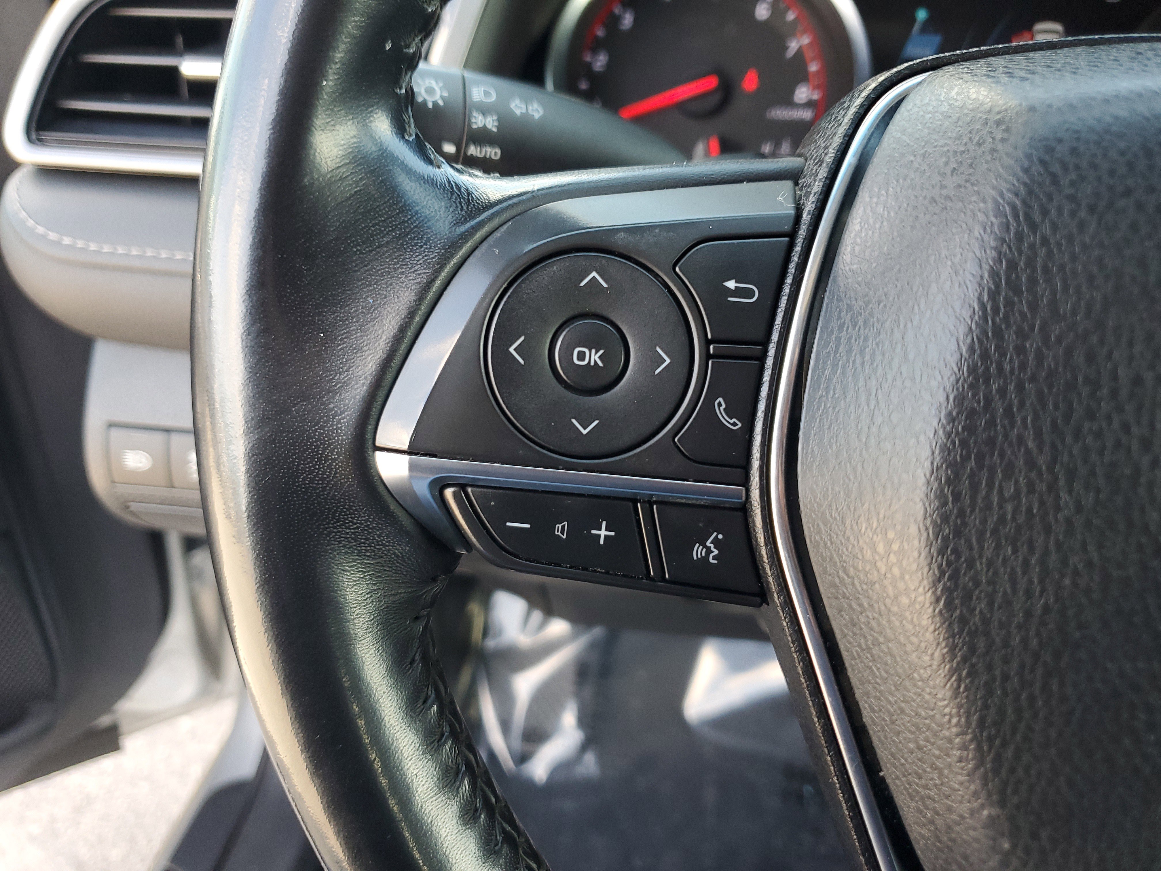 Used 2019 Toyota Camry XSE image 20