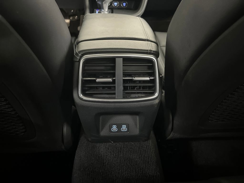 Used 2025 Genesis G70 2.5T image 30