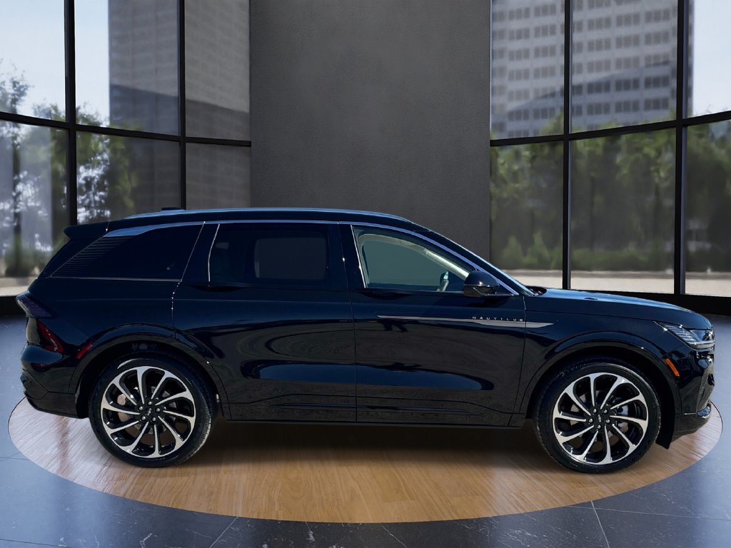 Certified 2026 Lincoln Nautilus Black Label AWD/4WD image 2