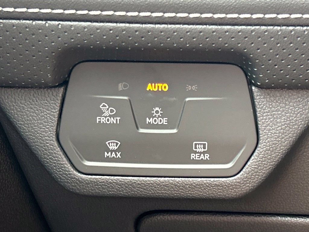 New 2026 Volkswagen Atlas Cross Sport SEL Premium R-Line AWD/4WD image 31