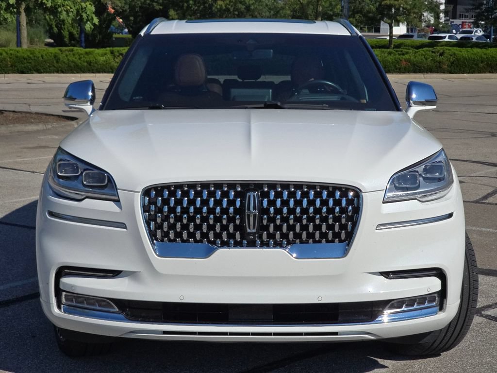 Used 2022 Lincoln Aviator Black Label w/ Class IV Trailer Tow Package AWD/4WD image 12