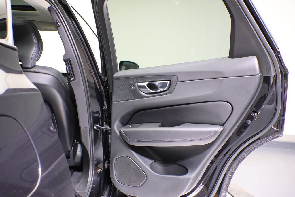 Used 2023 Volvo XC60 B5 Plus w/ Protection Package Premier AWD/4WD image 42
