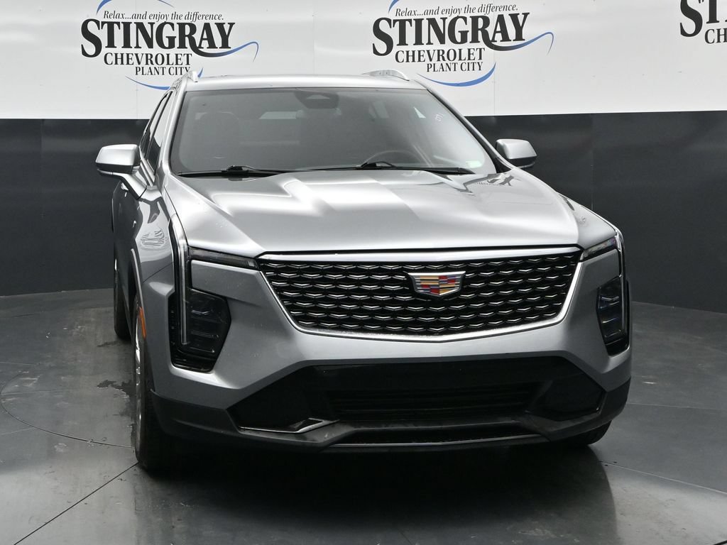 Used 2025 Cadillac XT4 Premium Luxury FWD image 2