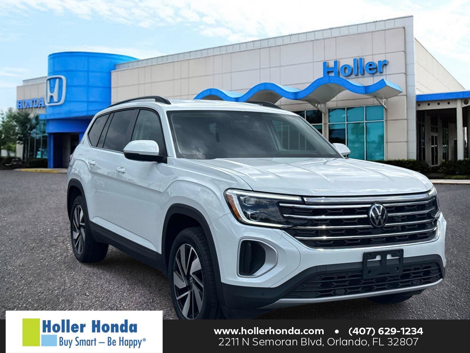 Used 2025 Volkswagen Atlas SE FWD image 1