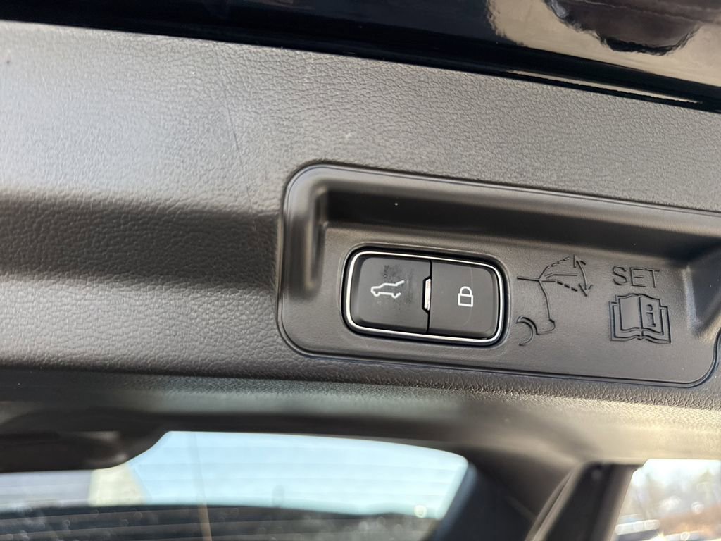 Used 2026 Ford Explorer ST-Line image 31