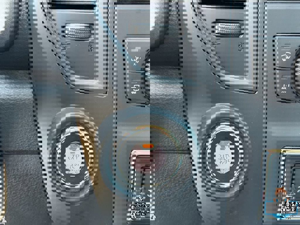 Used 2024 Nissan Titan SV w/ SV Convenience Package image 29