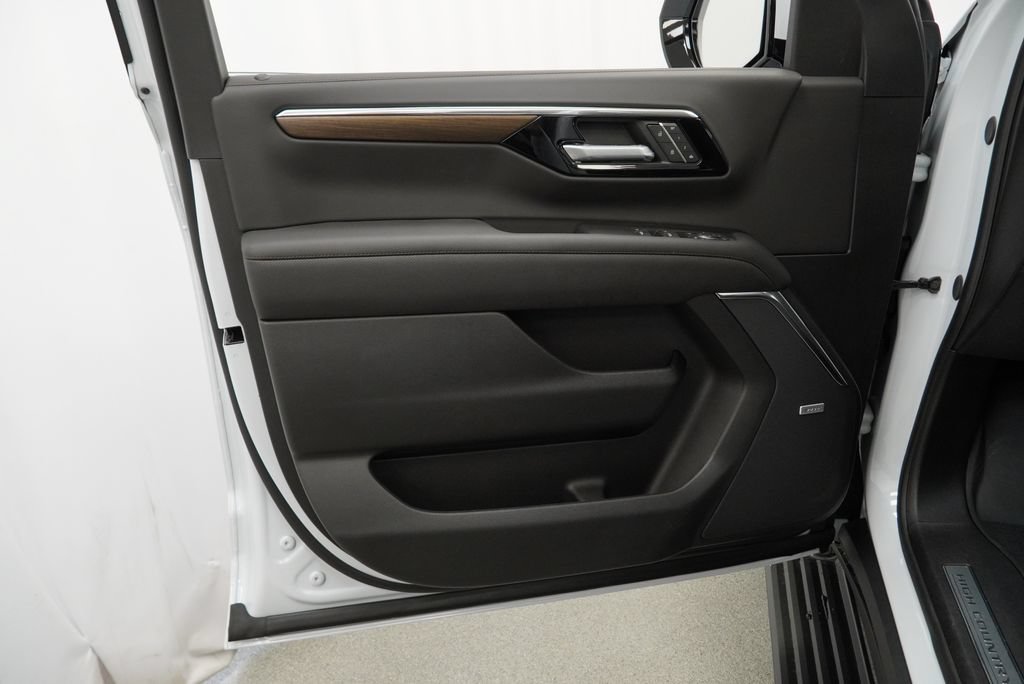 New 2026 Chevrolet Suburban High Country AWD/4WD image 25