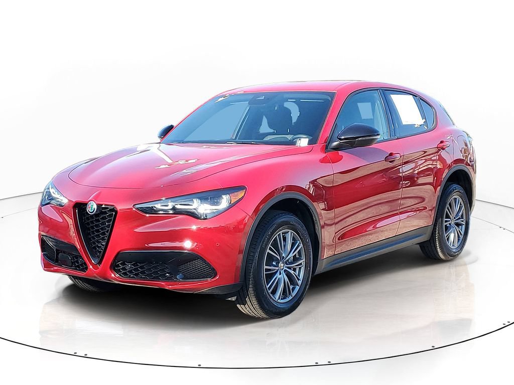 Used 2024 Alfa Romeo Stelvio Sprint AWD/4WD image 2