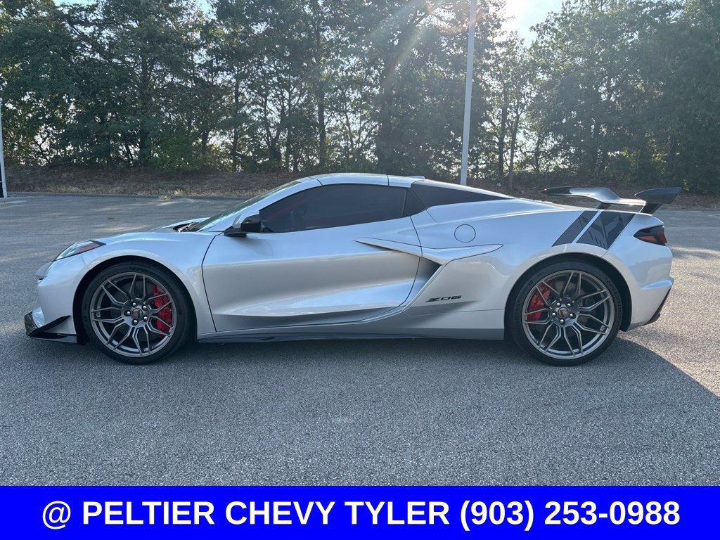 Used 2026 Chevrolet Corvette Z06 w/ Z07 Performance Package RWD image 4