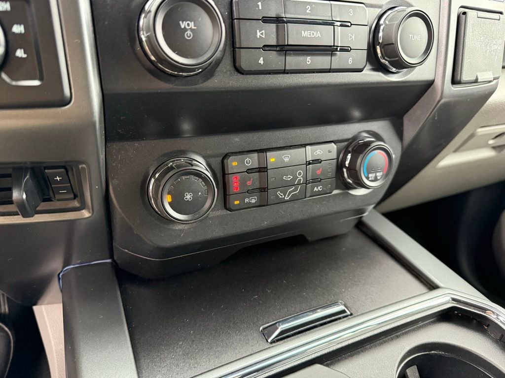 Used 2022 Ford F250 XLT w/ XLT Premium Package image 29