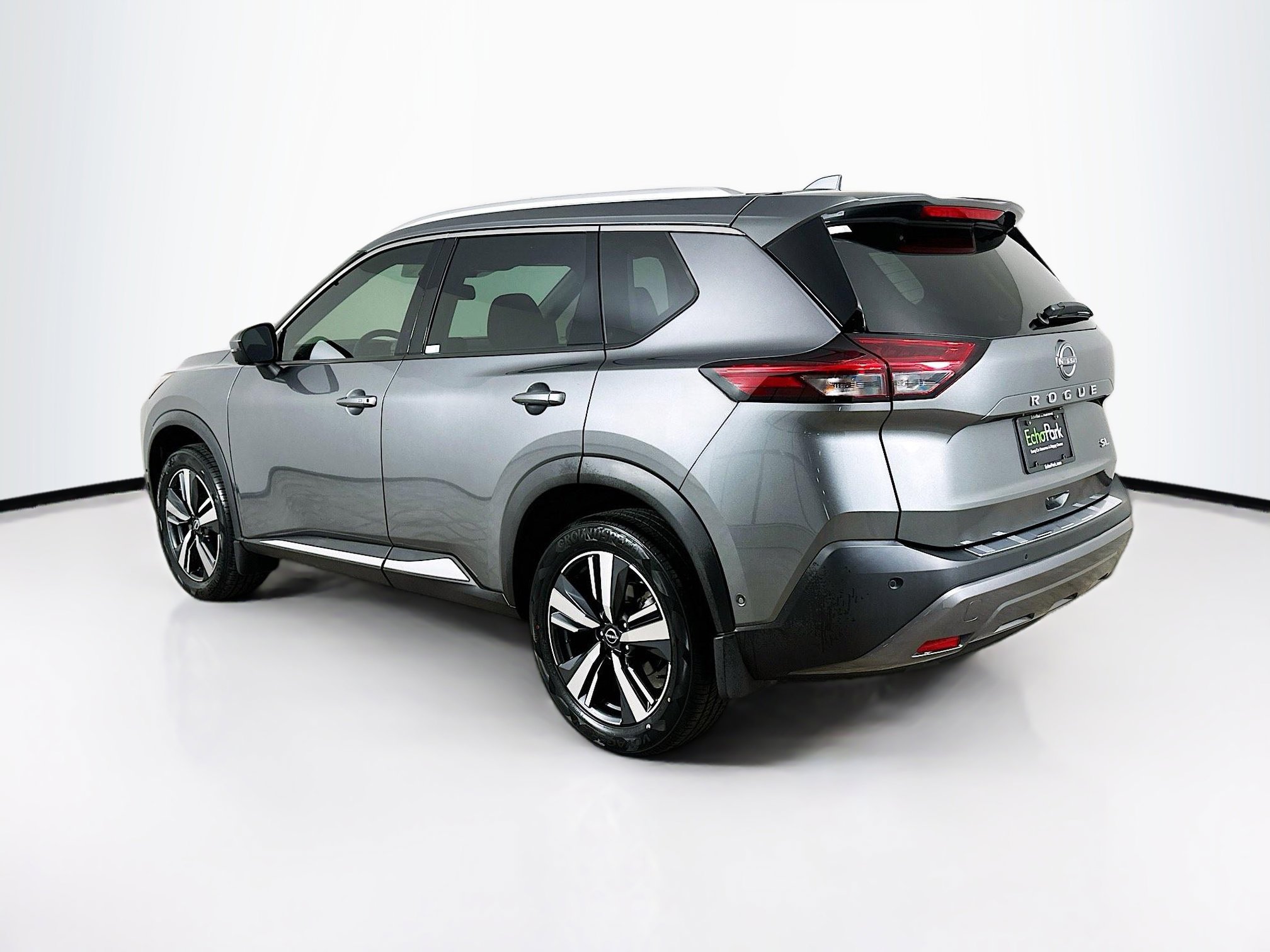 Used 2023 Nissan Rogue SL w/ SL Premium Package FWD image 5
