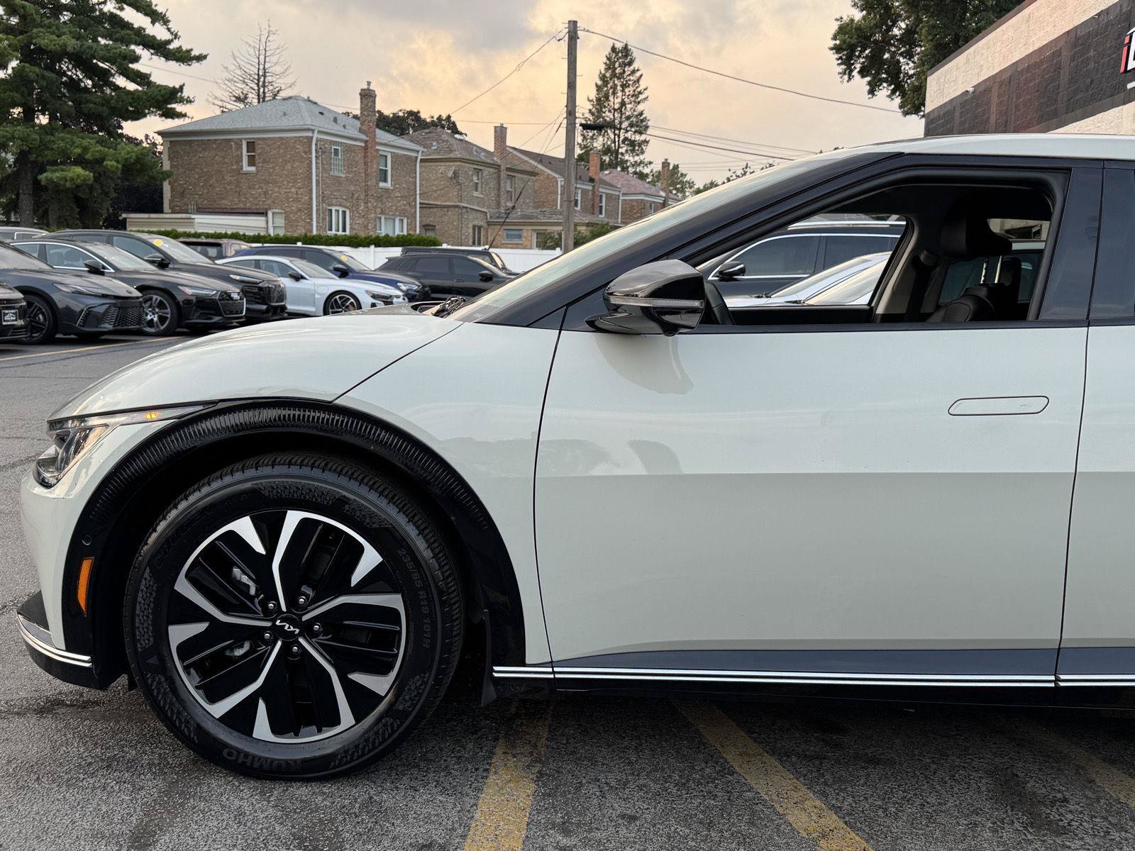 Used 2023 Kia EV6 Wind w/ Wind Technology Package AWD/4WD image 4