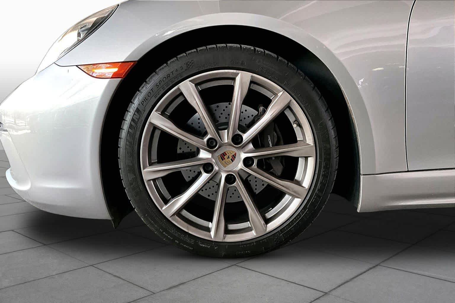 Used 2017 Porsche 718 Boxster image 10