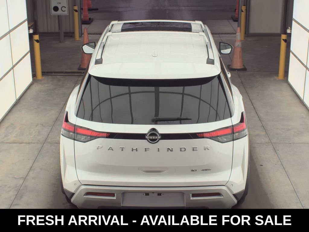 Used 2025 Nissan Pathfinder SL w/ SL Premium Package image 6