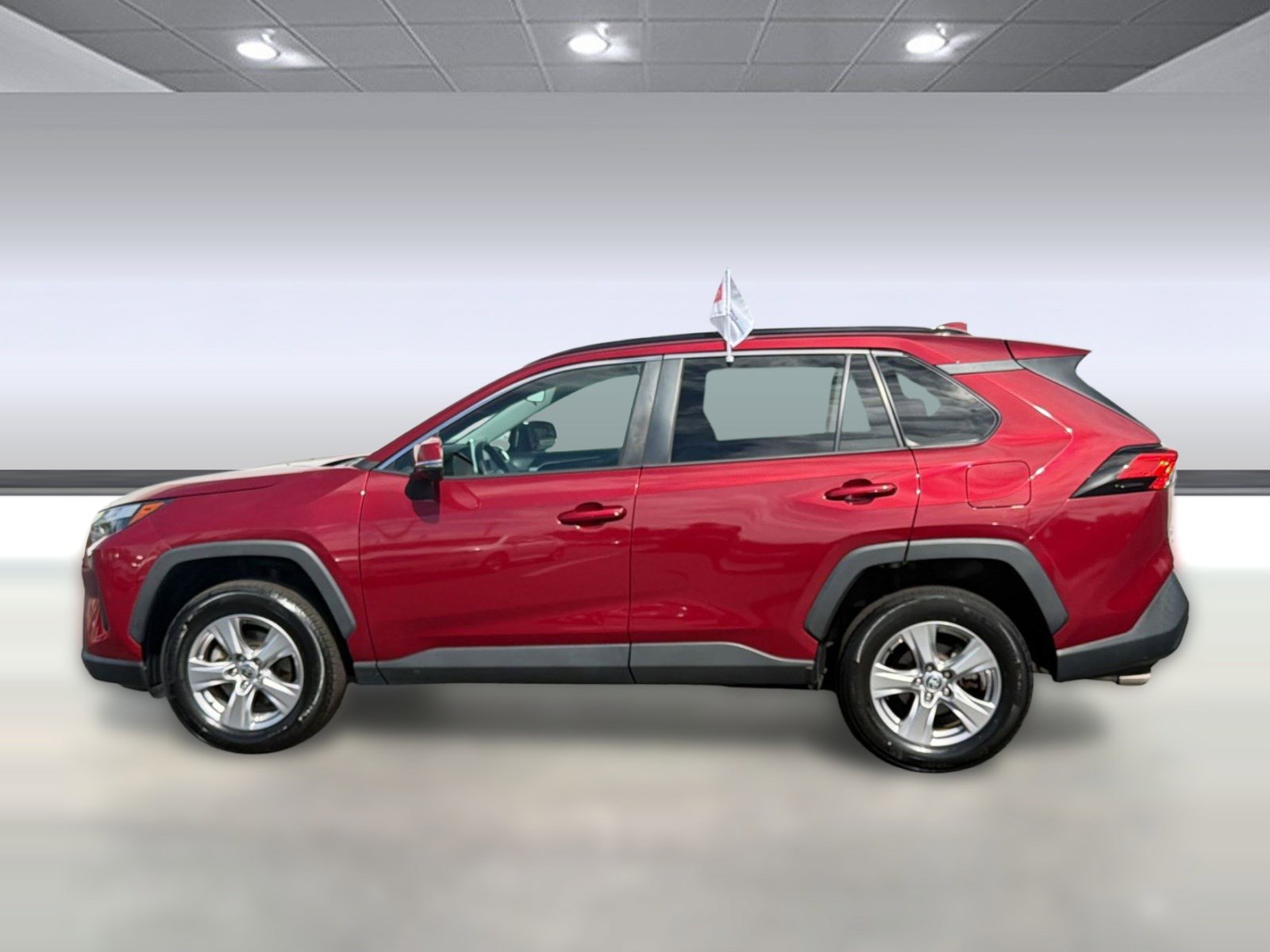 Used 2023 Toyota RAV4 XLE w/ Convenience Package FWD image 2